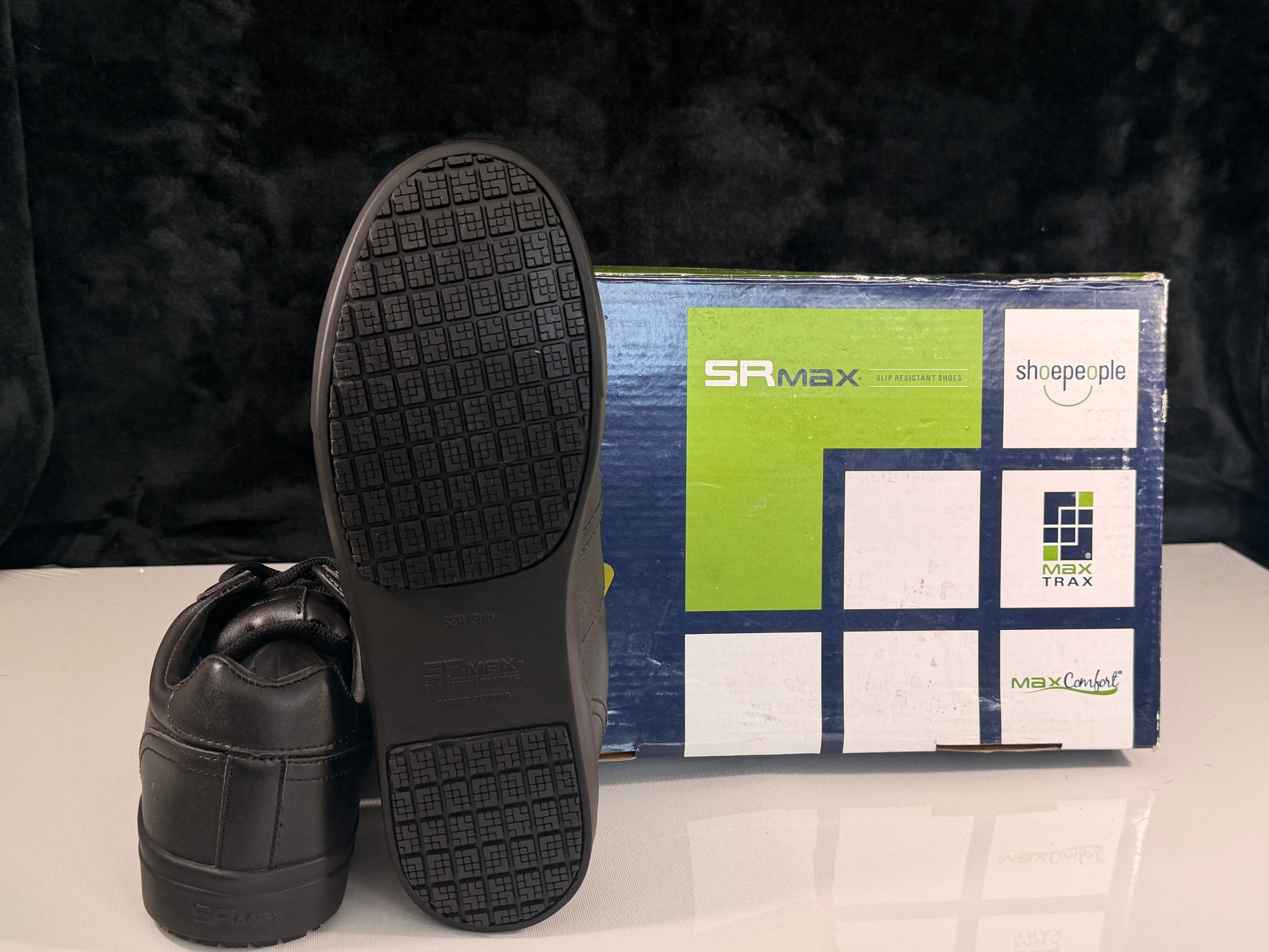 SR Max Mens Slip resistant shoes Size 8