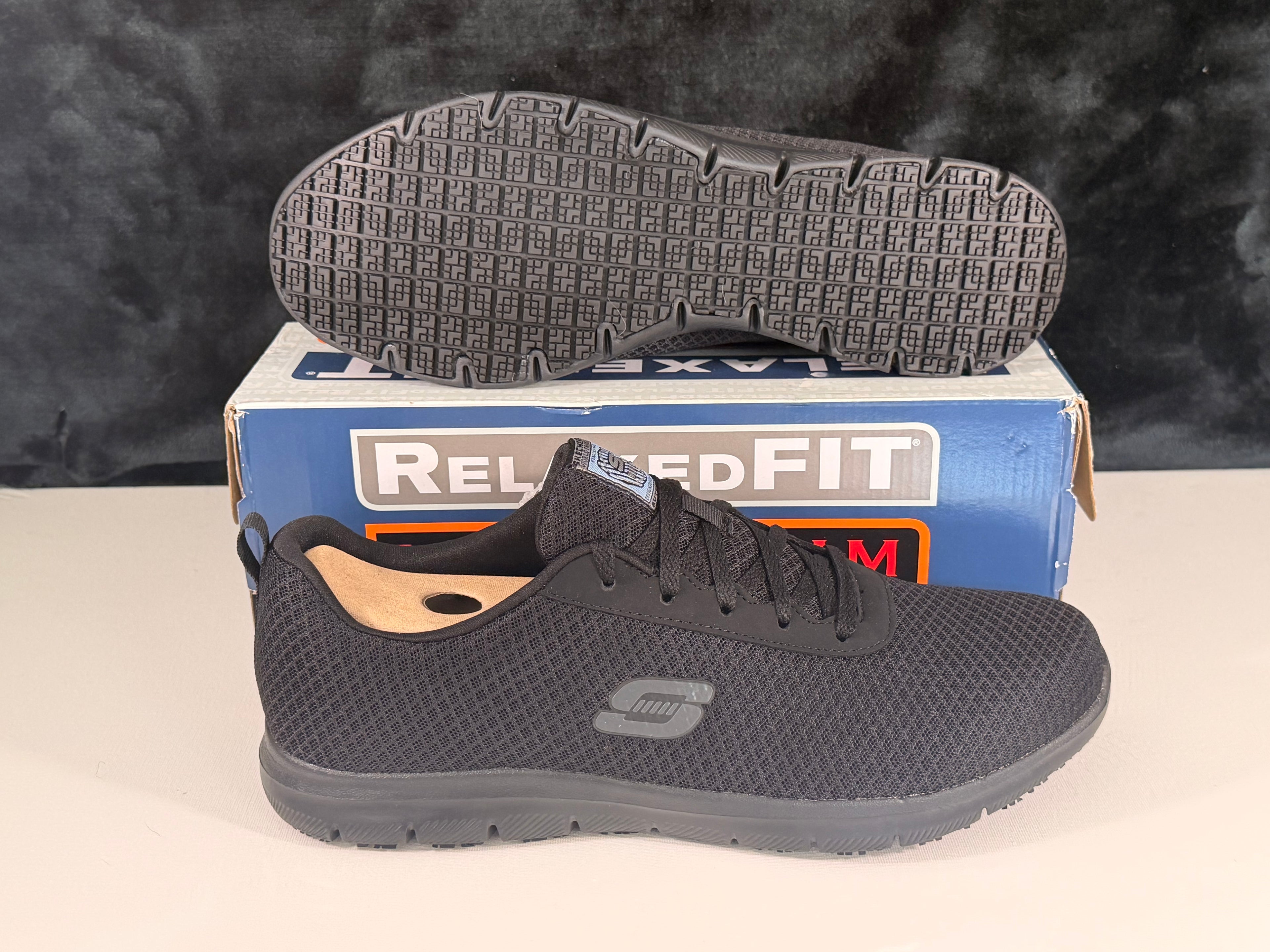 Skechers Women’s Slip resistant Skechers work Size 11